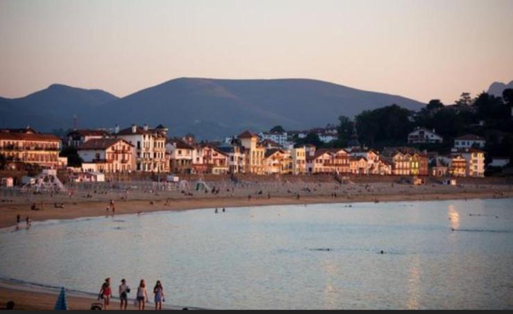 2 pièces à 300m de la grande plage - 2 à 5 couchages Saint-Jean-de-Luz Extérieur photo